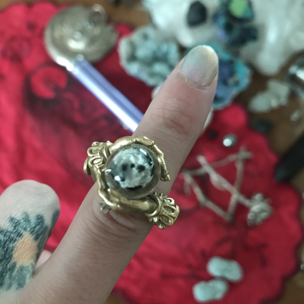 Omnia studios oracle ring in size 6